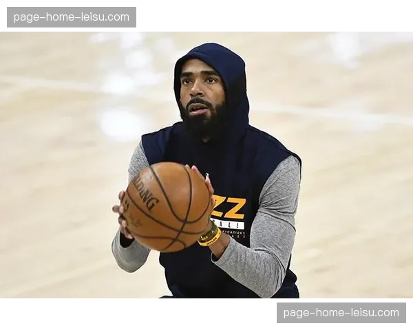 伊利亚哈克斯出战成疑 爵士前锋腿筋伤势待评估